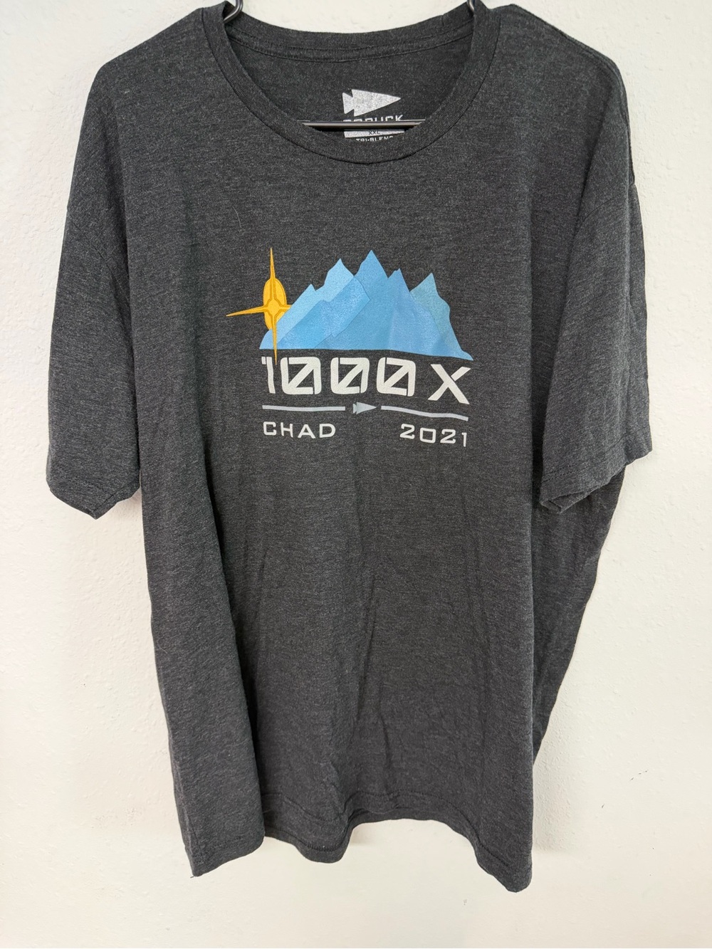 1000X Chad 2021 Graphic Crewneck T-Shirt - Charcoal